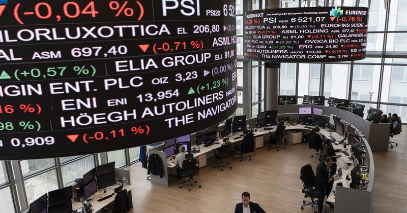 Ações europeias sofrem pressão da alta histórica dos títulos